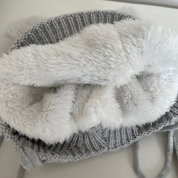 Baby Bear Hat with pom pom and scarf set - Picture 3 of 3